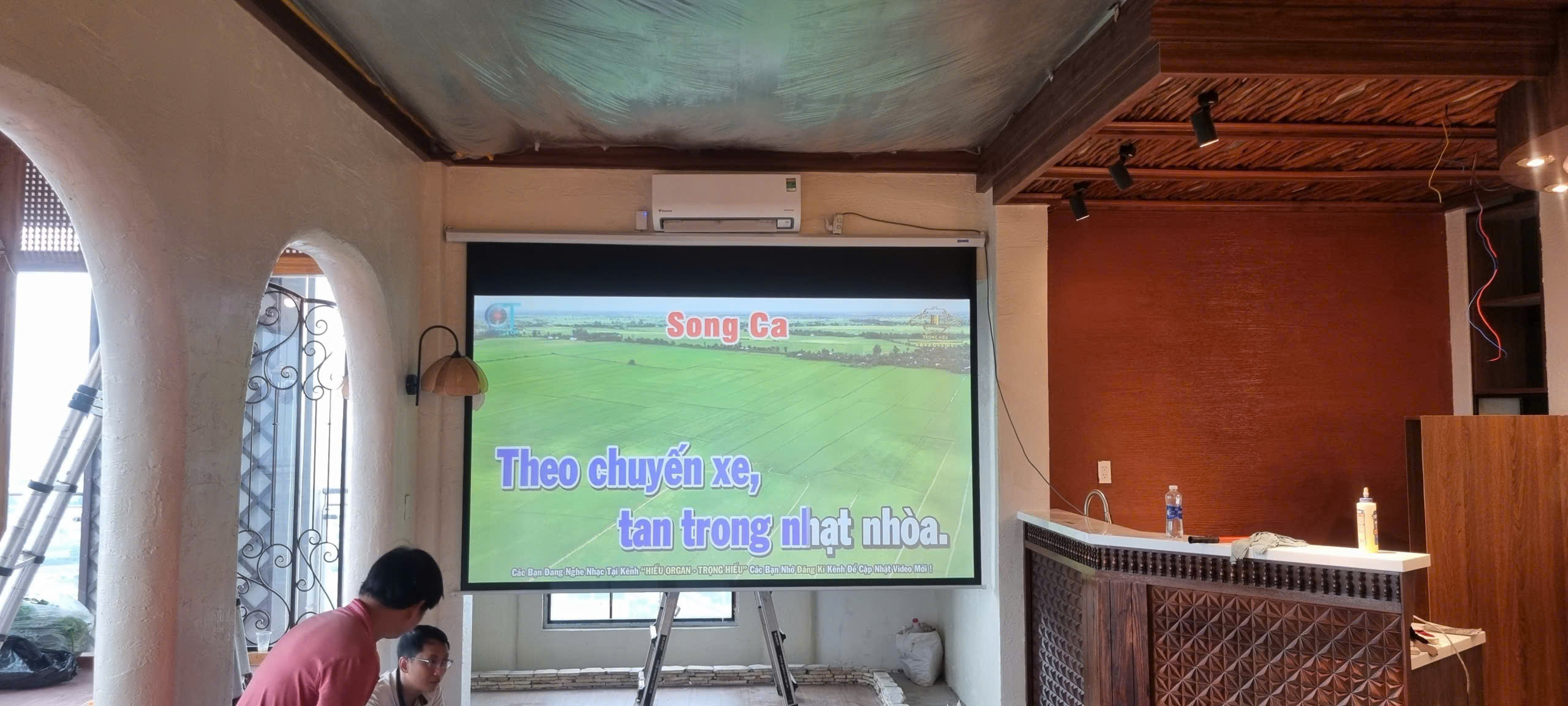 Máy Chiếu Homestay